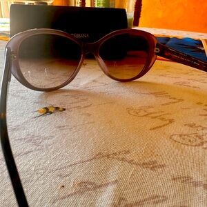 Dolce Gabbana tortoise round sunglasses. Style 4080.